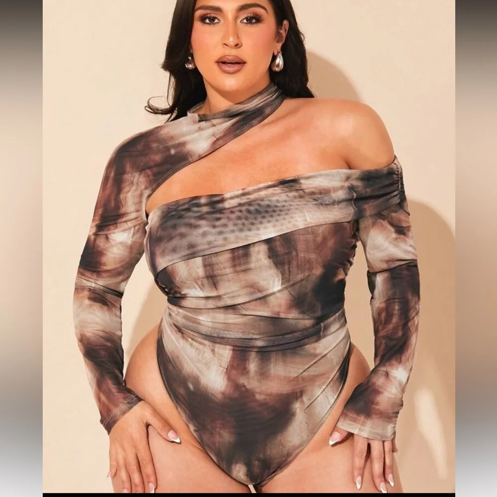 Stylish Asymmetrical Bodysuit- plus size - Picture 1 of 5